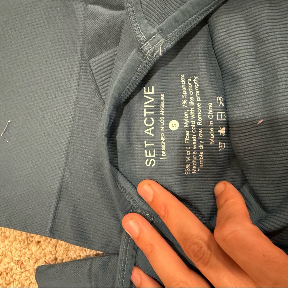 SET Active Teal Leggings and Top Set - Picture 3 of 3